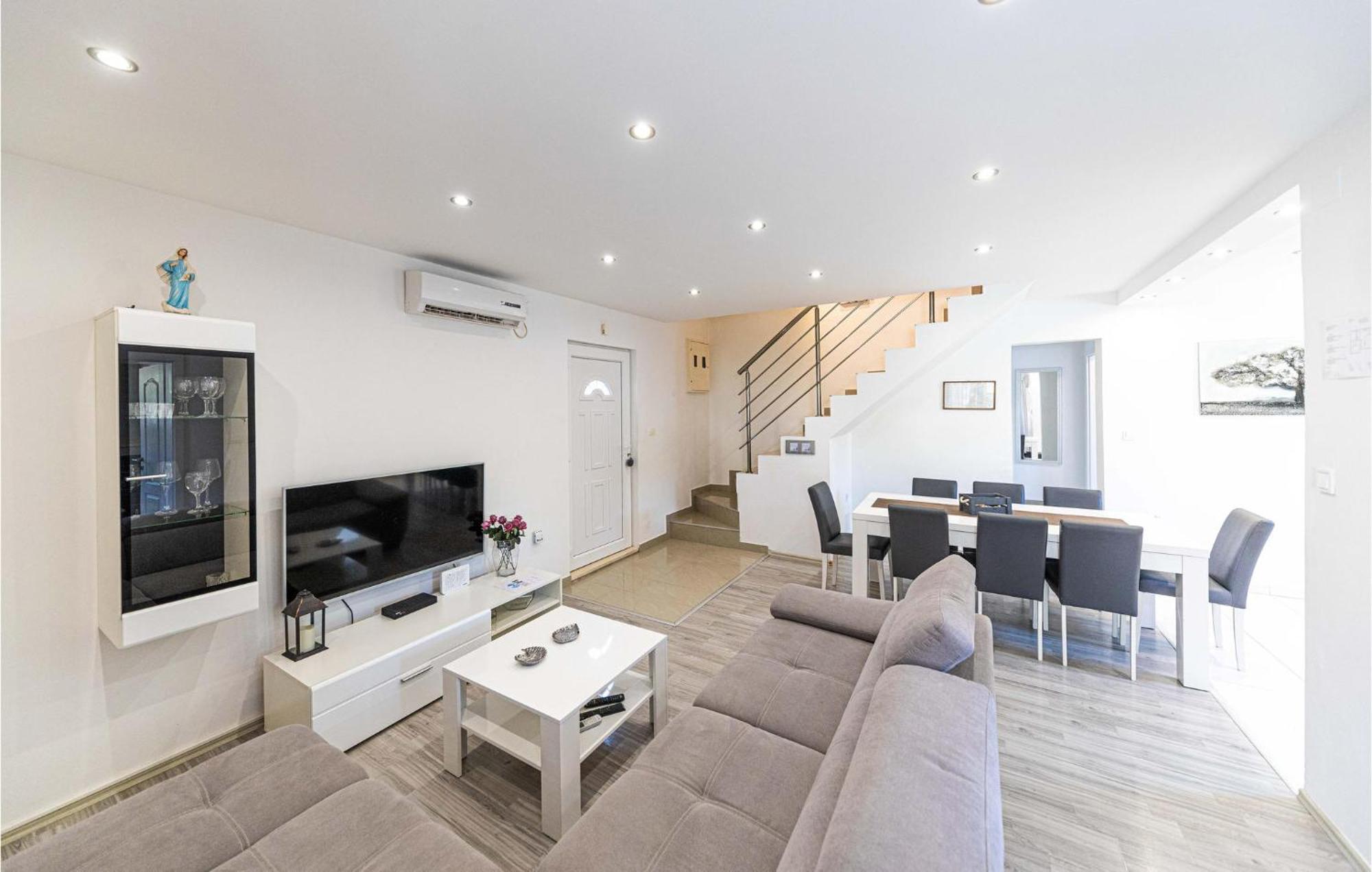 Stunning Home In Marina With Heated Swimming Pool Esterno foto