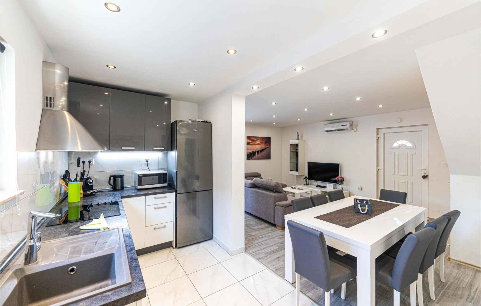 Stunning Home In Marina With Heated Swimming Pool Esterno foto