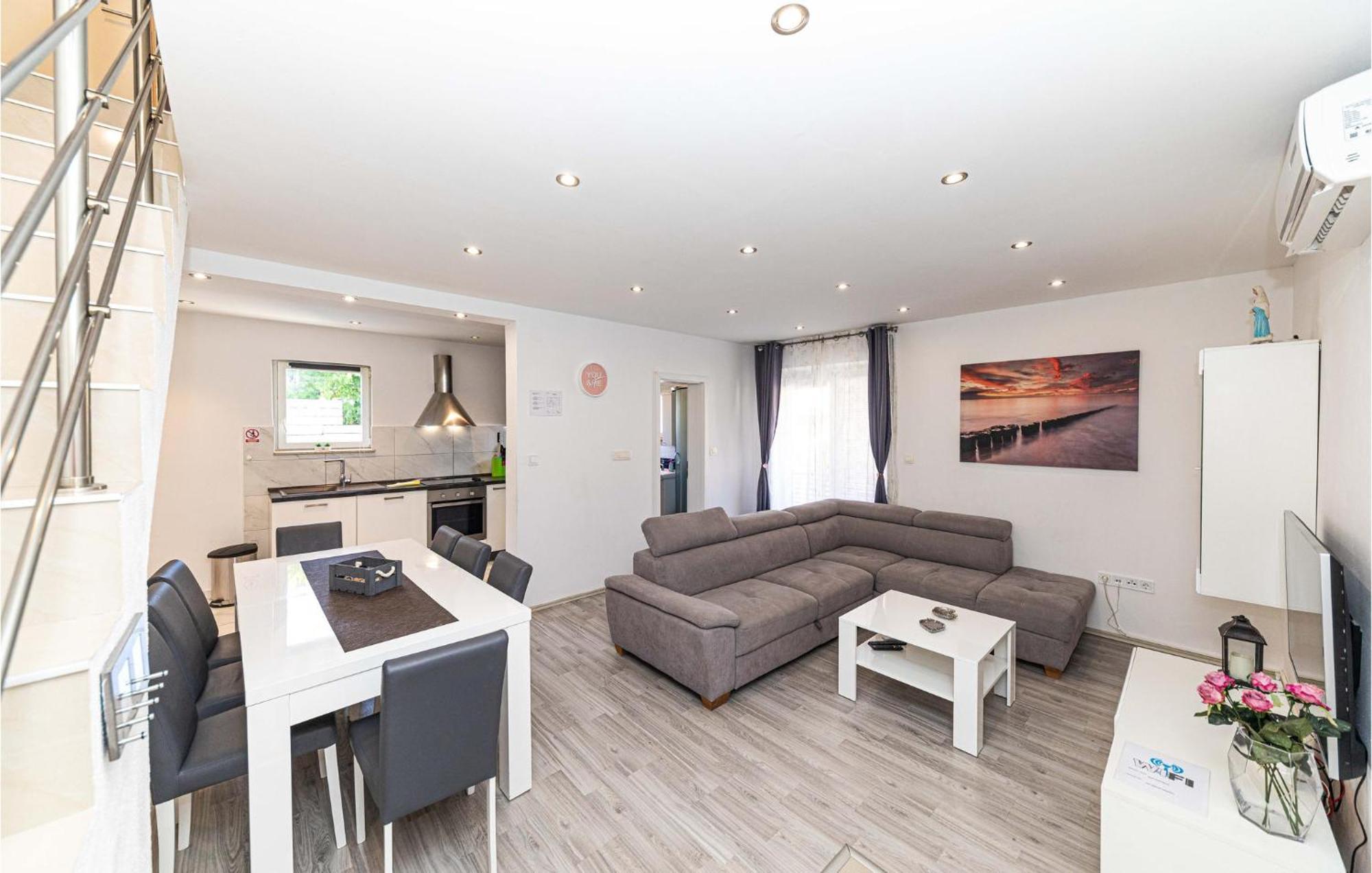Stunning Home In Marina With Heated Swimming Pool Esterno foto